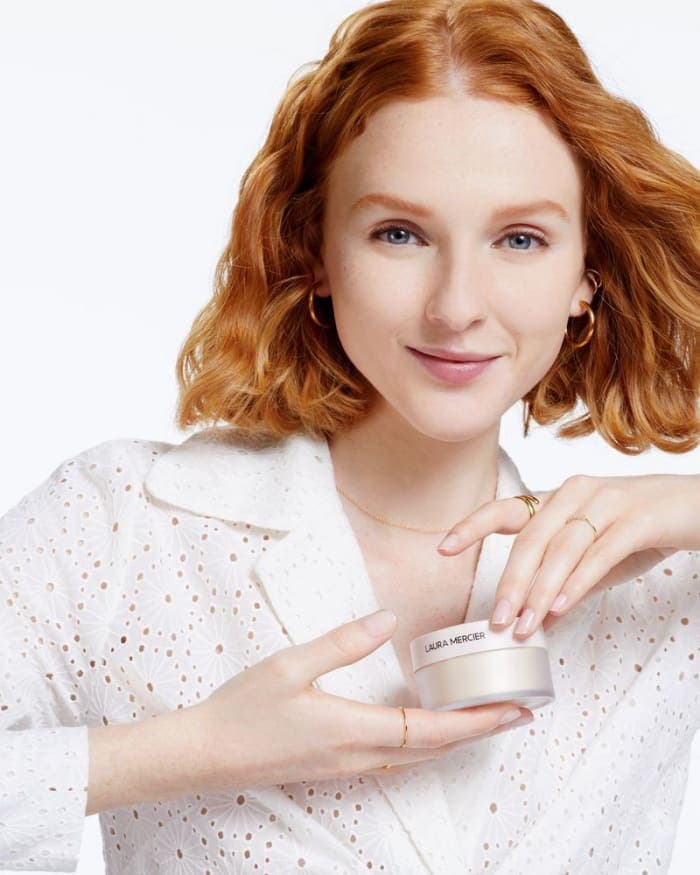 laura-mercier-ultra-blur-setting-powder-2.jpg