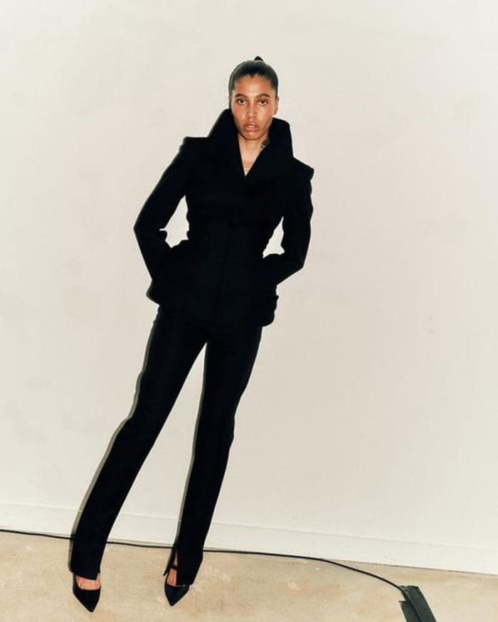 lily-allen-makes-her-runway-debut-alongside-londons-biggest-models-at-16arlington-x-antony-price-3.jpg