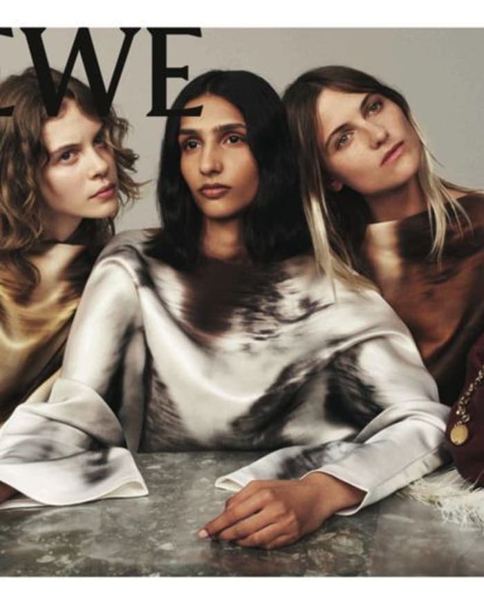 loewe-f-w-2023-campaign-4.jpg