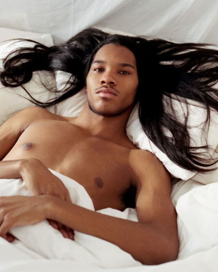 long-haired-boys-in-bed-3.jpg