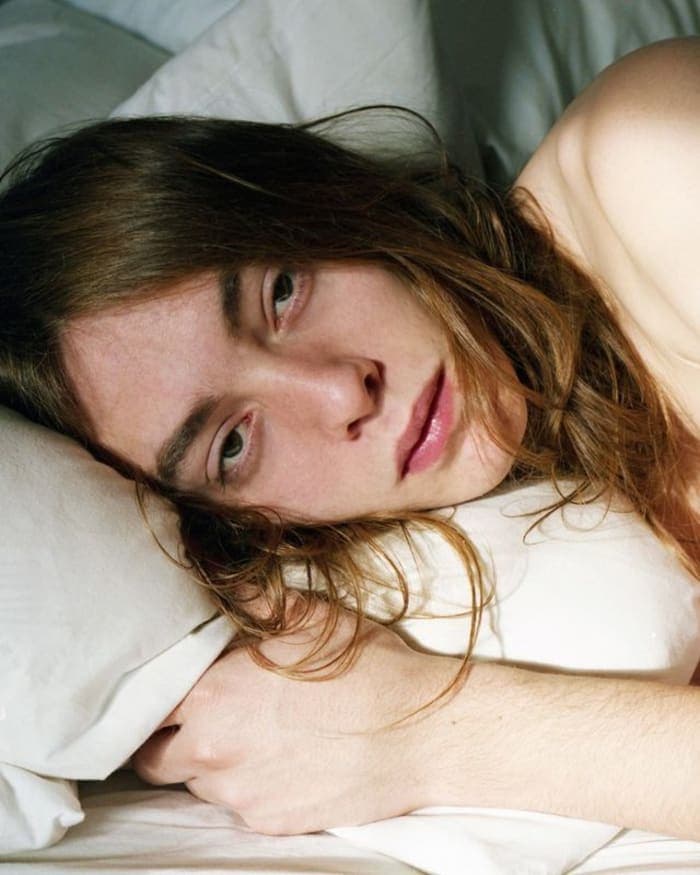 long-haired-boys-in-bed-5.jpg