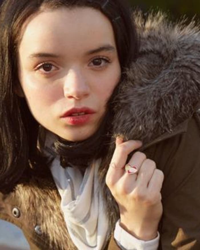 lou-grey-holiday-muse-3.jpg