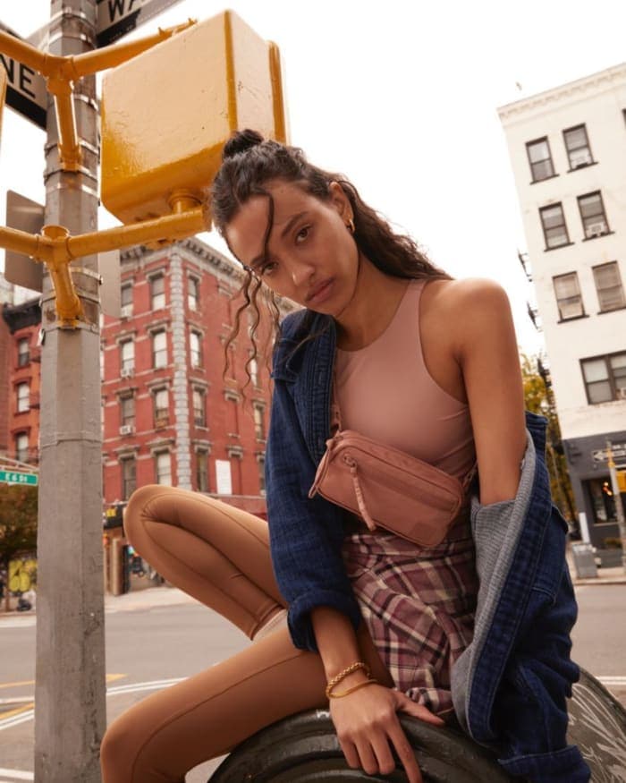 madewell-holiday-21-mwl-salem-lovisa-sahara-3.jpg