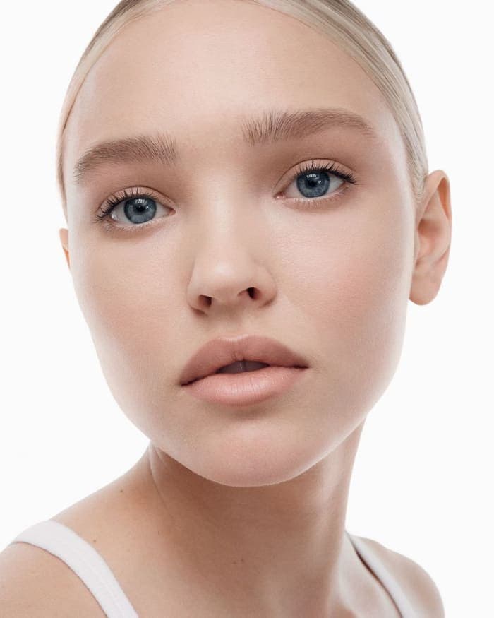 makeup-by-mario-surrealskin-natural-finish-foundation-campaign-3.jpg