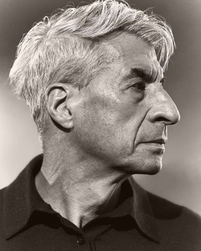 maurizio-cattelan-5.jpg