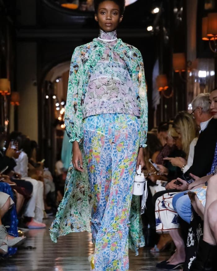 miu-miu-resort-2019-show-5.jpg