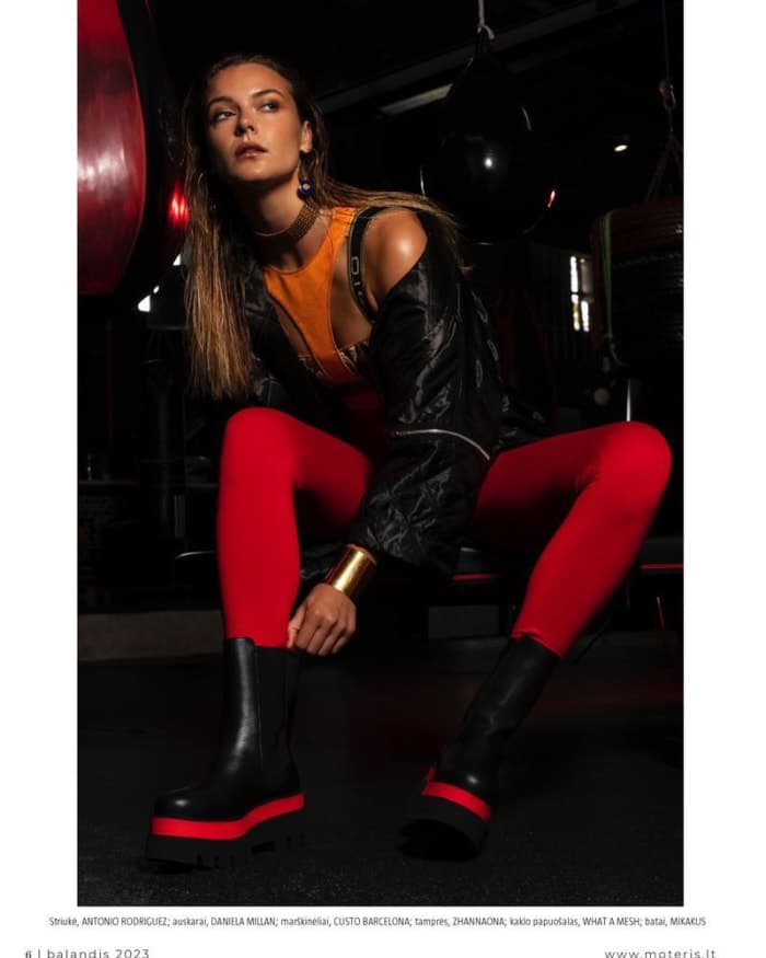 moteris-magazine-red-steel-3.jpg