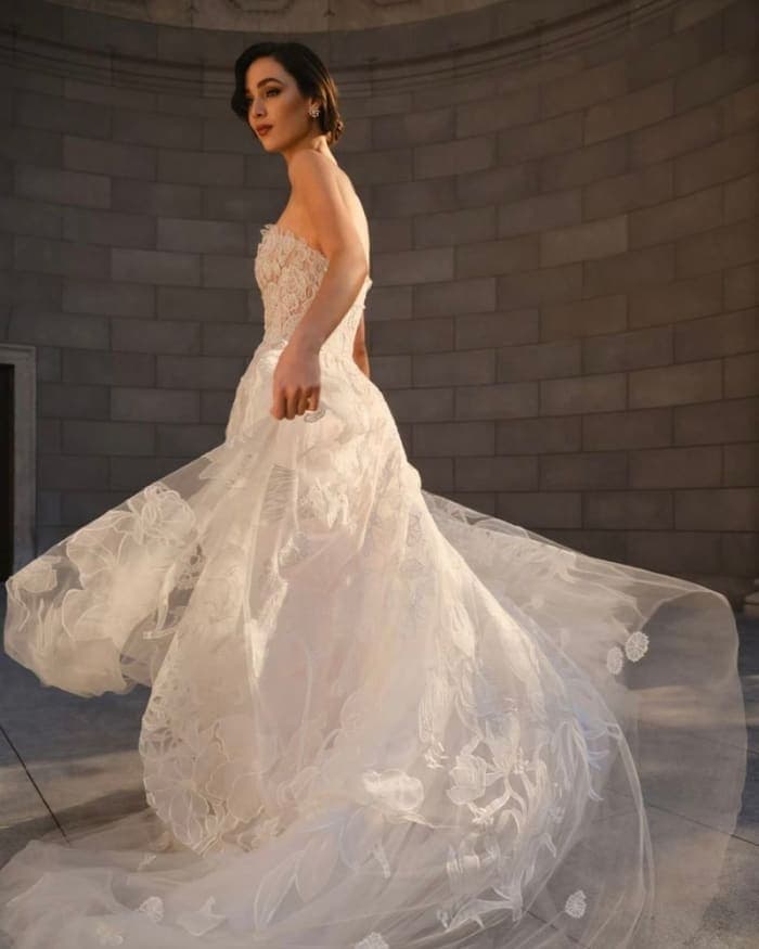 oscar-de-la-renta-fall-2023-bridal-4.jpg