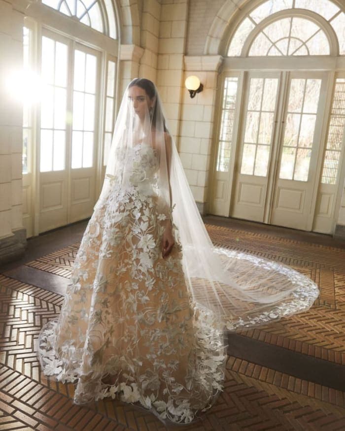 oscar-de-la-renta-spring-2025-bridal-lookbook-3.jpg