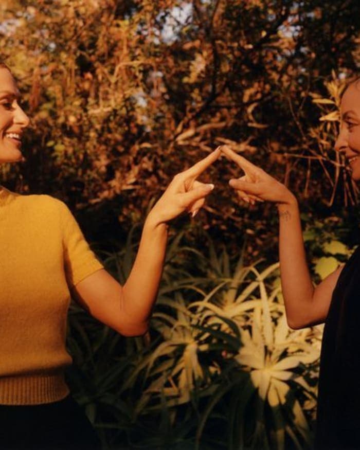 paris-hilton-nicole-richie-are-returning-to-tv-this-time-with-an-opera-3.jpg