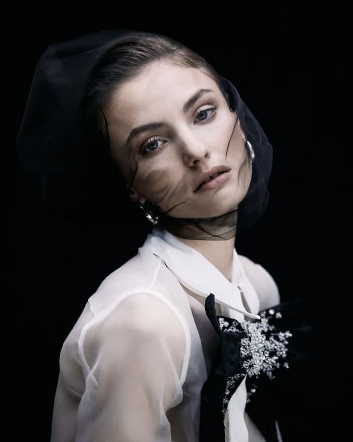 paula-cioltean-in-cosmopolitan-romania-4.jpg
