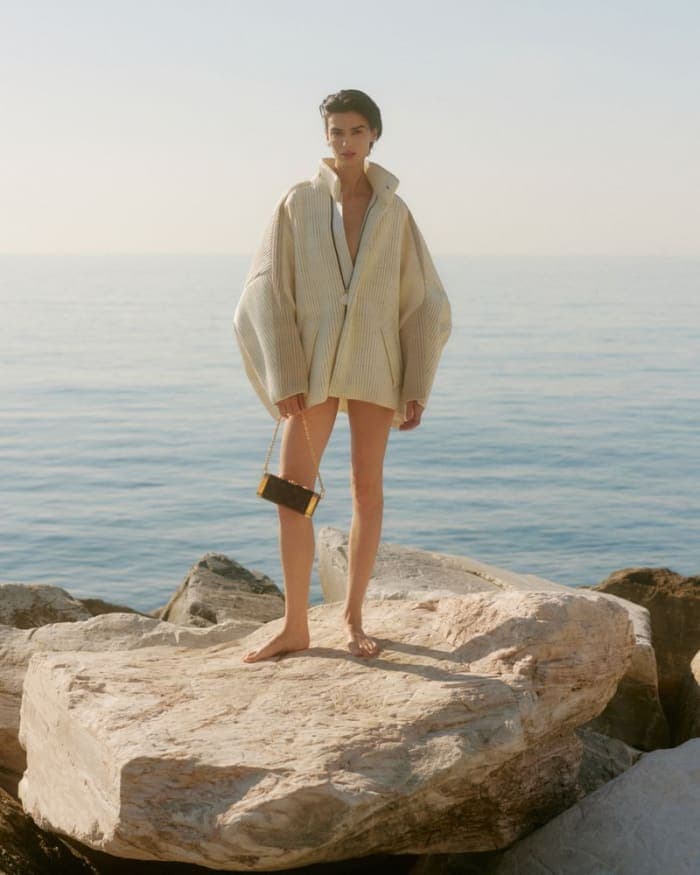 posh-magazine-today-i-will-just-walk-in-the-sun-2.jpg