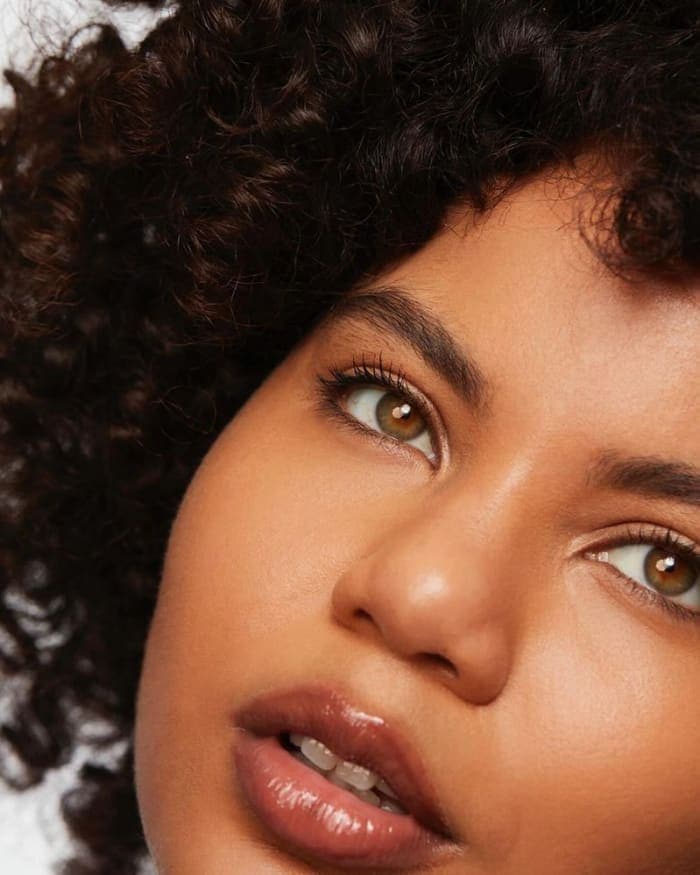 saie-beauty-slip-tint-all-over-radiant-concealer-campaign-3.jpg