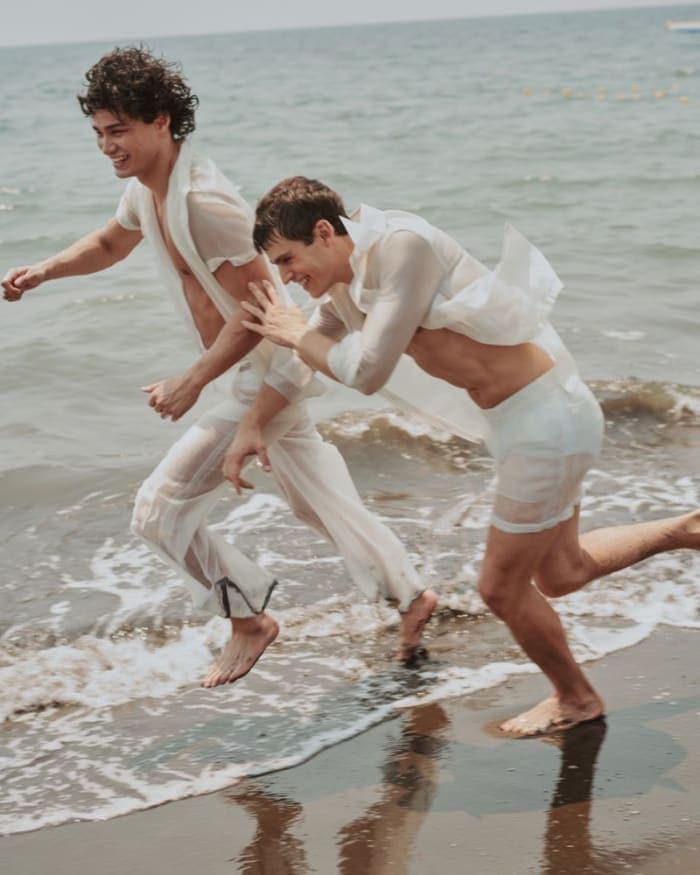 salt-on-linen-2.jpg