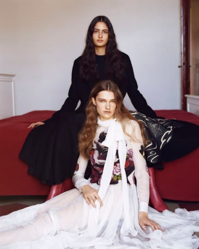 sisters-act-4.jpg