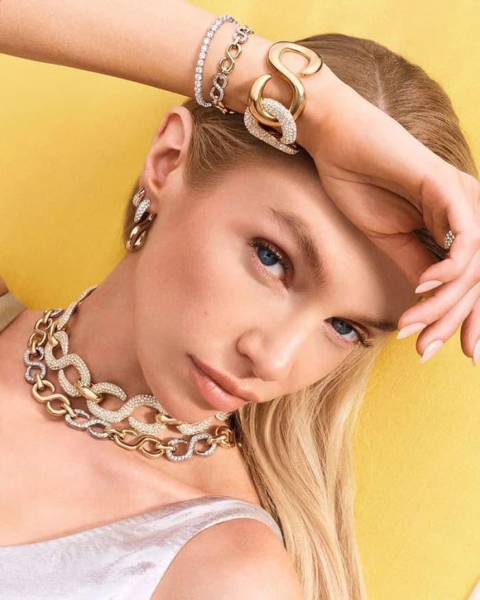 swarovski-summertime-staring-stella-maxwell-3.jpg