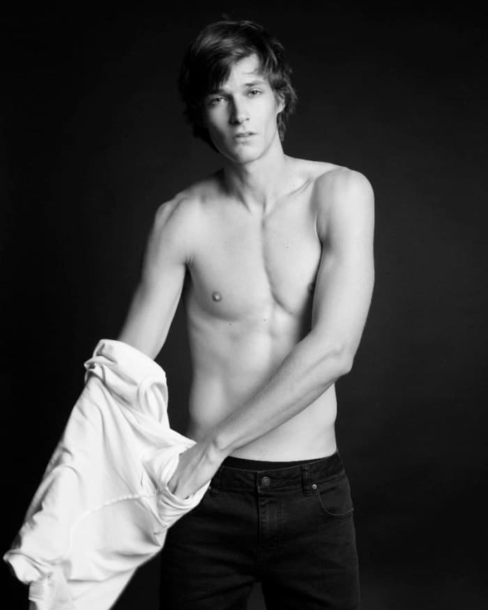 sweet-twenties-for-desire-homme-magazine-2.jpg
