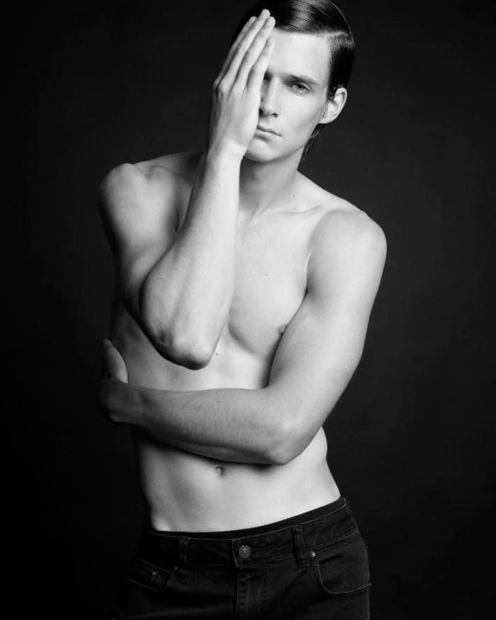 sweet-twenties-for-desire-homme-magazine-3.jpg