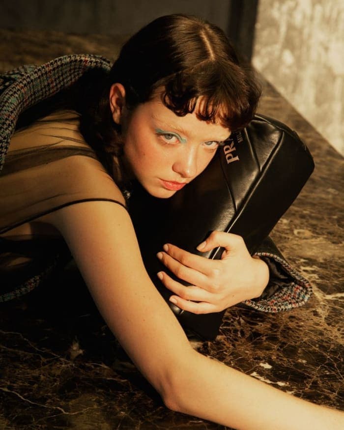 the-mystery-lady-4.jpg