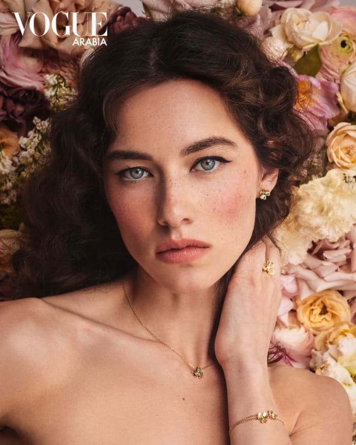 the-van-cleef-arpels-frivole-collection-brings-a-secret-garden-to-life-4.jpg