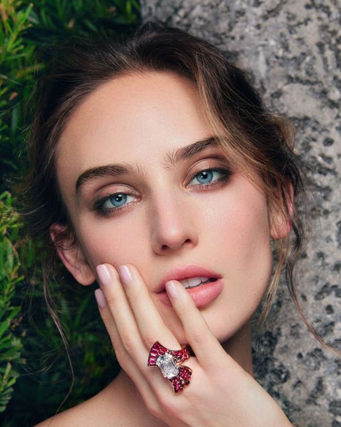to-faraway-lands-we-go-van-cleef-arpels-treasure-island-high-jewelry-collection-4.jpg