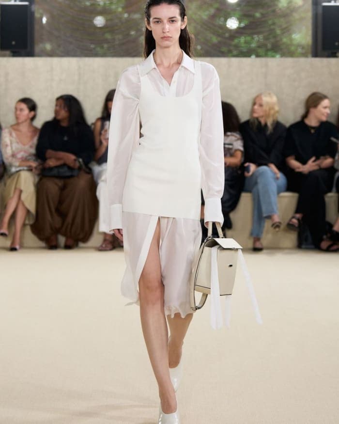 toteme-s-s-26-show-2.jpg