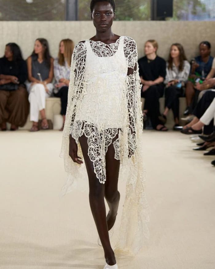 toteme-s-s-26-show-5.jpg