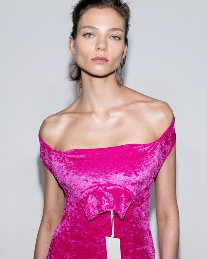 up-close-backstage-at-vetements-ss25-4.jpg
