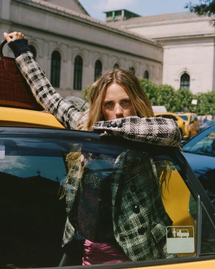 veronica-beard-f-w-19-brand-campaign-2.jpg