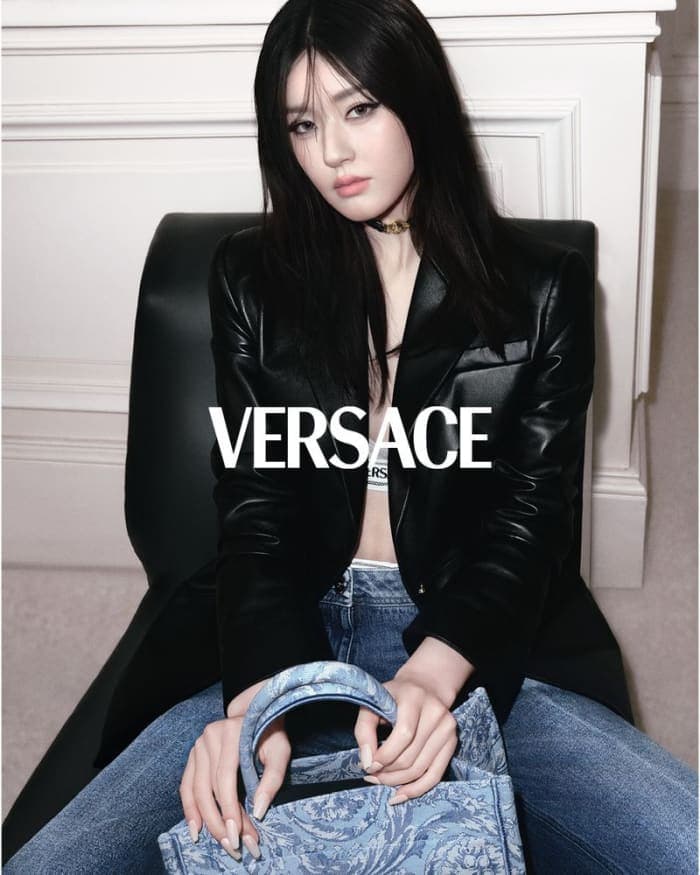 versace-s-s-2024-with-rosy-zhao-5.jpg