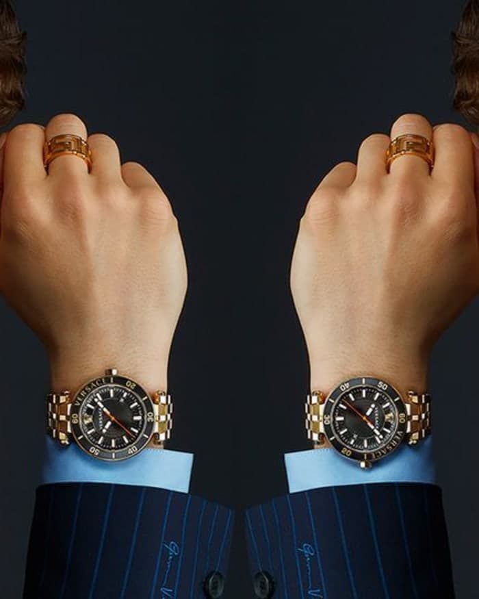 versace-s-s-21-watches-campaign-3.jpg
