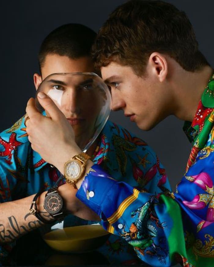 versace-s-s-21-watches-campaign-4.jpg