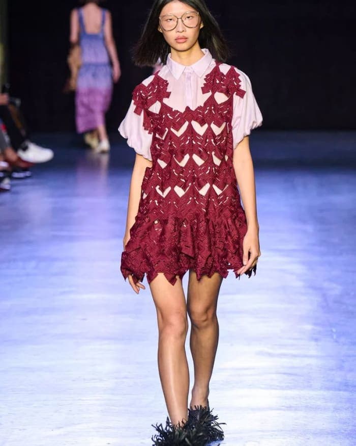 vivienne-tam-s-s-25-show-3.jpg