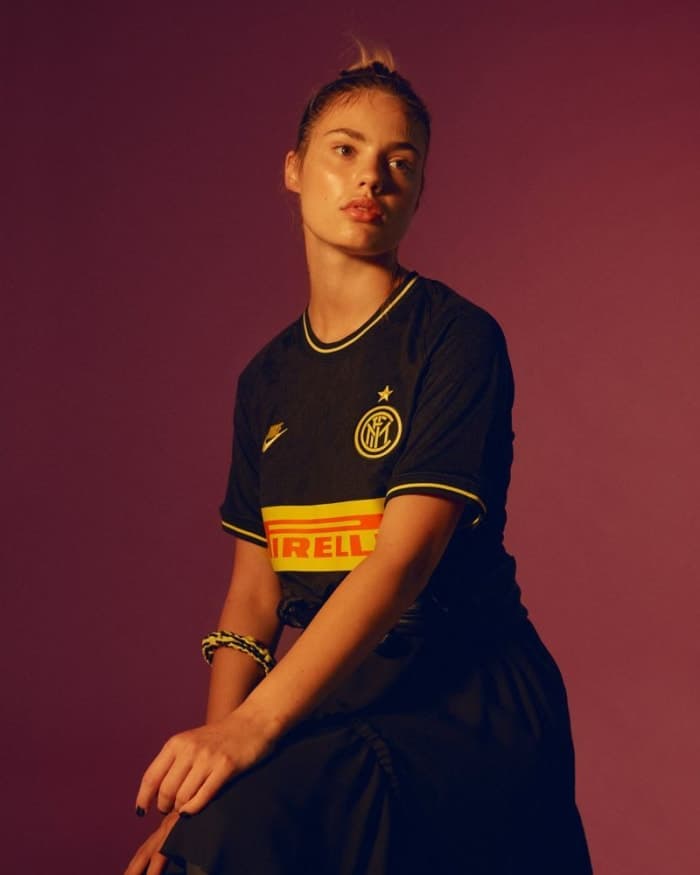 vogue-it-x-fc-internazionale-milano-inter-is-not-for-everyone-le-foto-di-vogue-by-giovanni-corabi-3.jpg
