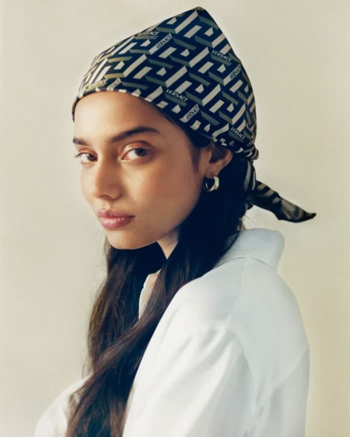ways-to-try-a-glamorous-headscarf-3.jpg