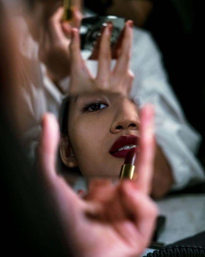 why-the-chanel-rouge-allure-velvet-lipstick-is-an-essential-for-the-bold-lips-revival-by-adele-chan-2.jpg
